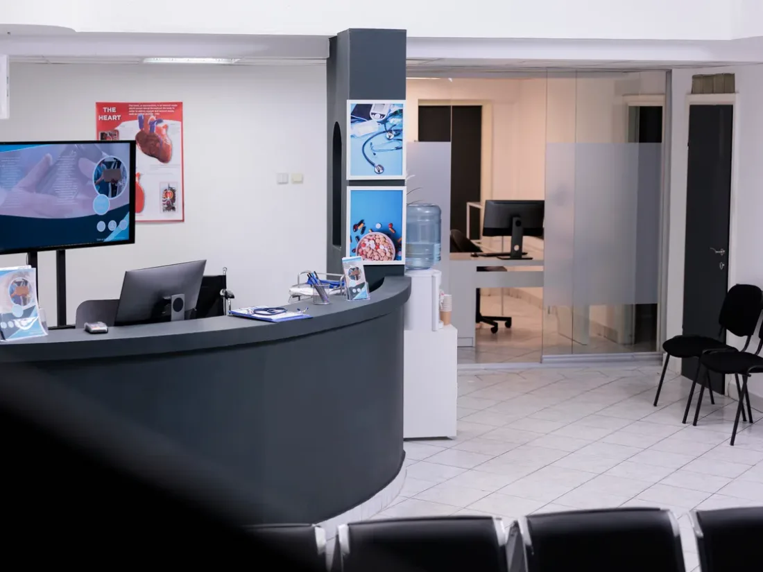 Recepção do consultório em Alphaville, Barueri/SP